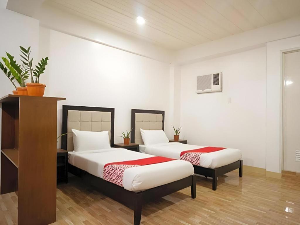 Oyo 150 Davao Airport View Hotel Экстерьер фото